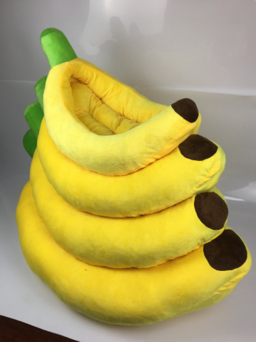 Total Banane, das kuschlige Hundebettchen in Bananenform